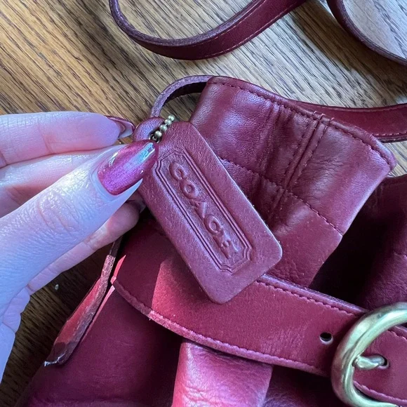 👜COACH: Burgundy vintage, Legacy belted SoHo crossbody bucket bag, #4156. - Picture 8 of 15